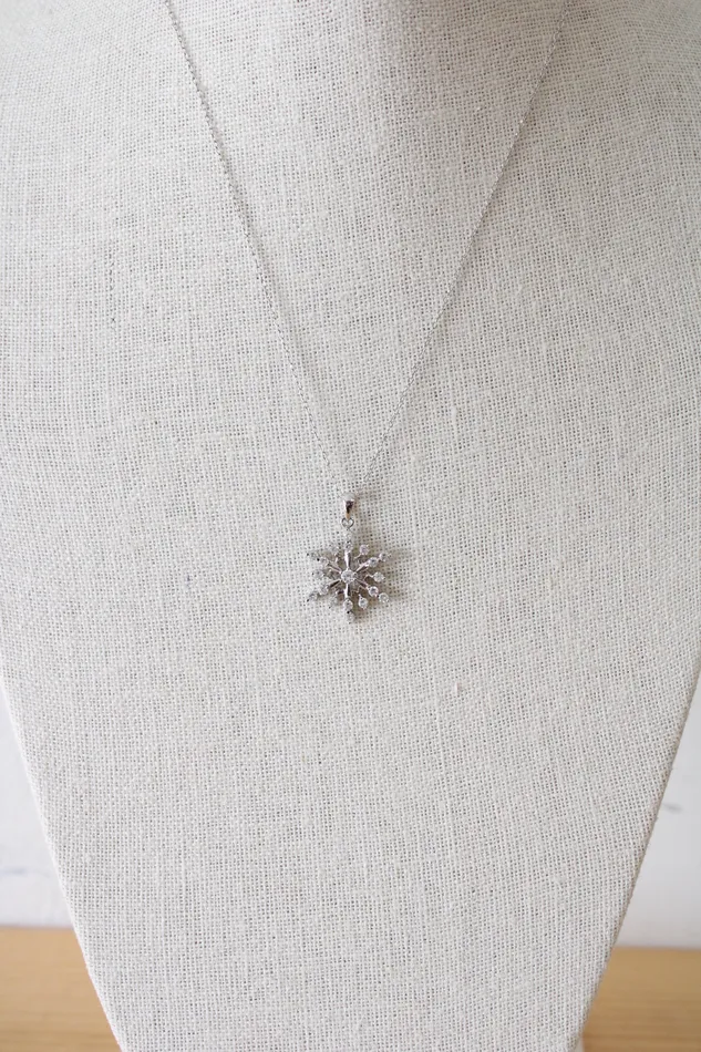 Jubilee Thrift Cubic Zirconia Snowflake Sterling Silver Pendant Necklace Necklaces