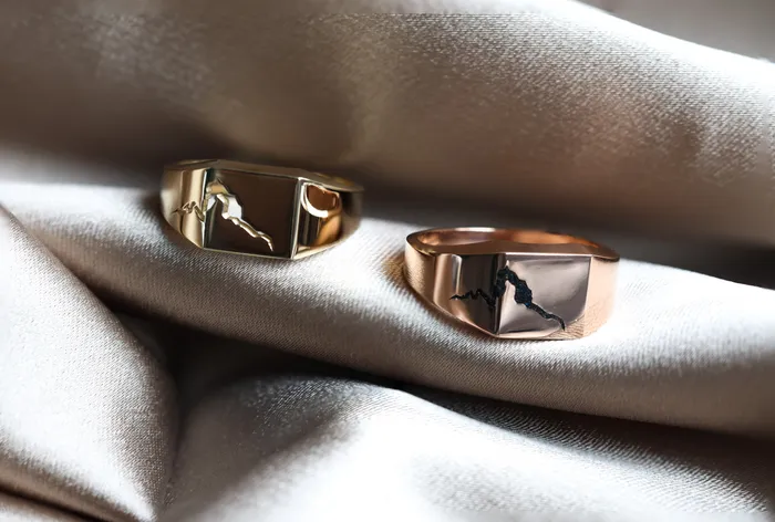 Capucinne Rings Orson cracked signet ring with black inlay Ready to Ship