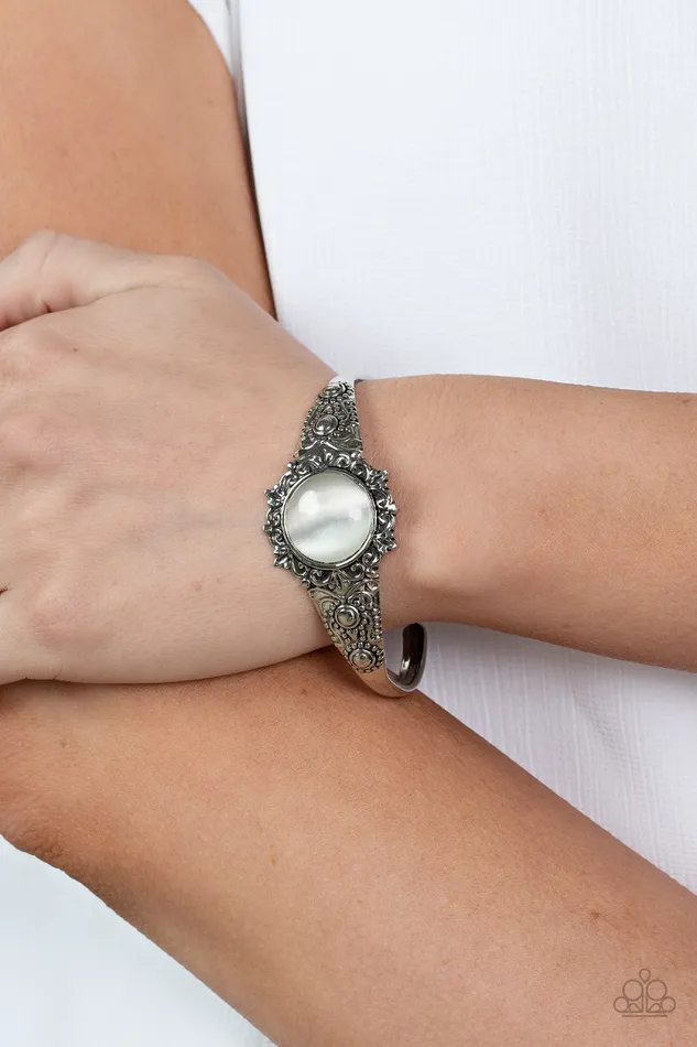 All Eyes On U Jewelry Paparazzi Accessories Bracelets Extravagantly Enchanting White Paparazzi Bracelet